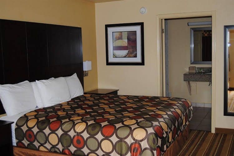 Cotulla Executive Inn1