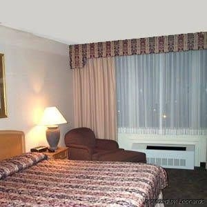 Riverfront Lodge1
