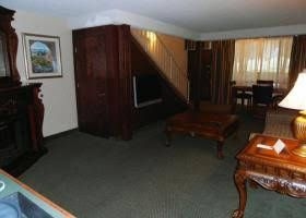 Clarion Hotel Desoto1