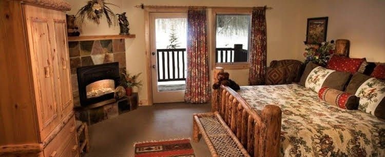 Daniels Summit Lodge2