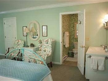 Green Tree Inn0