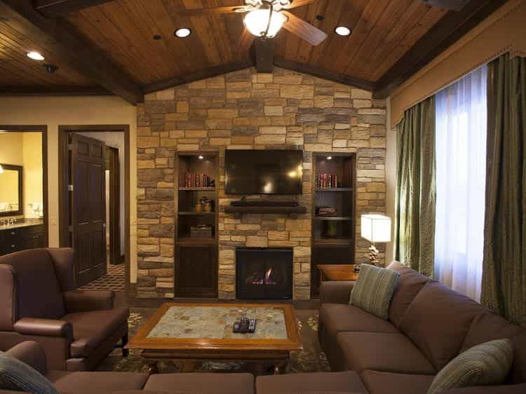 Glacier Canyon Resort