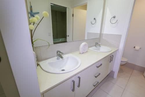 7|3 Bedroom Luxury Beachfront Apartment