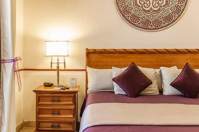 SUITE KING SIZE BED