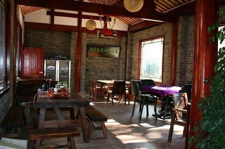 Lijiang Left Bank Holiday Inn2