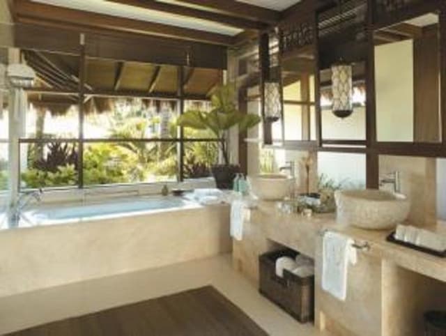 VILLA POOL VIEW