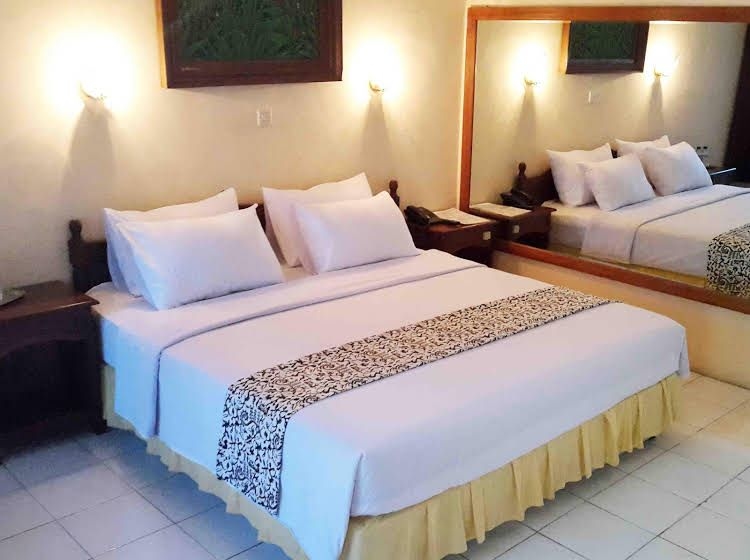 Manyar Garden Hotel3