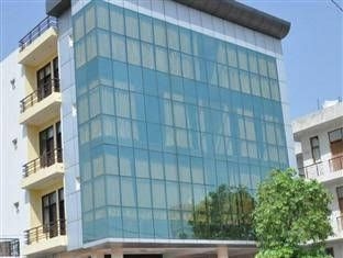 Hotel Azad Square Gurgaon4