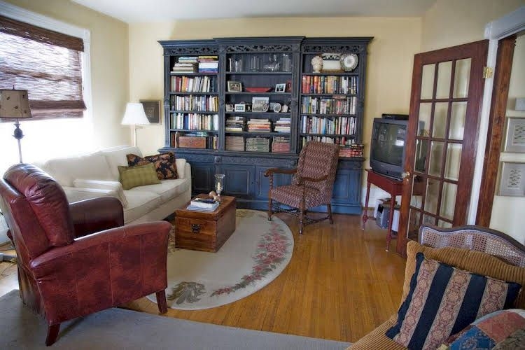 The Caversham House Bed & Breakfast1