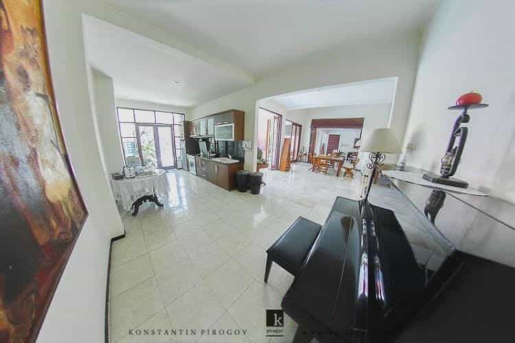 9 Bedroom GERHANA Villa Kuta Bali 9 Bedroom GERHANA Villa Kuta Bali