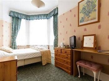 Wyvern Hotel0