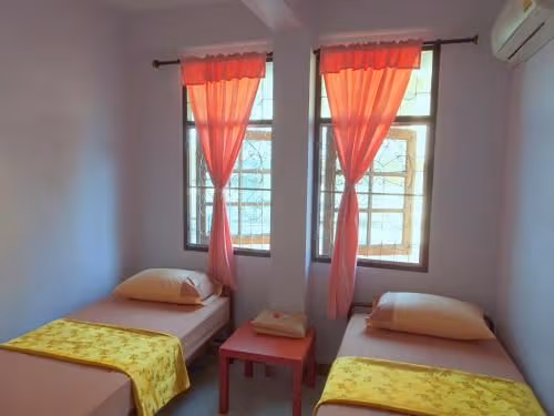 Standard Twin Room with Shared Bathroom