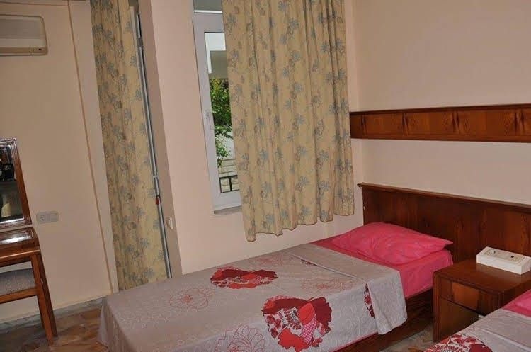 Tuncer Garden Hotel0