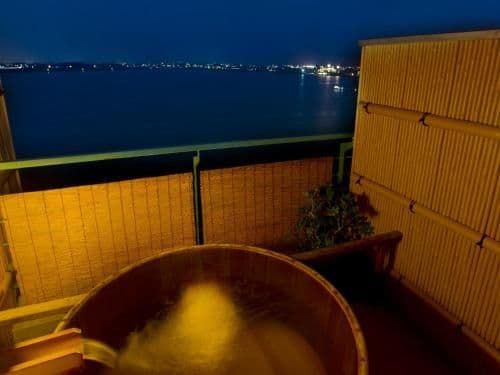 Suite with Open-Air Bath Lake View