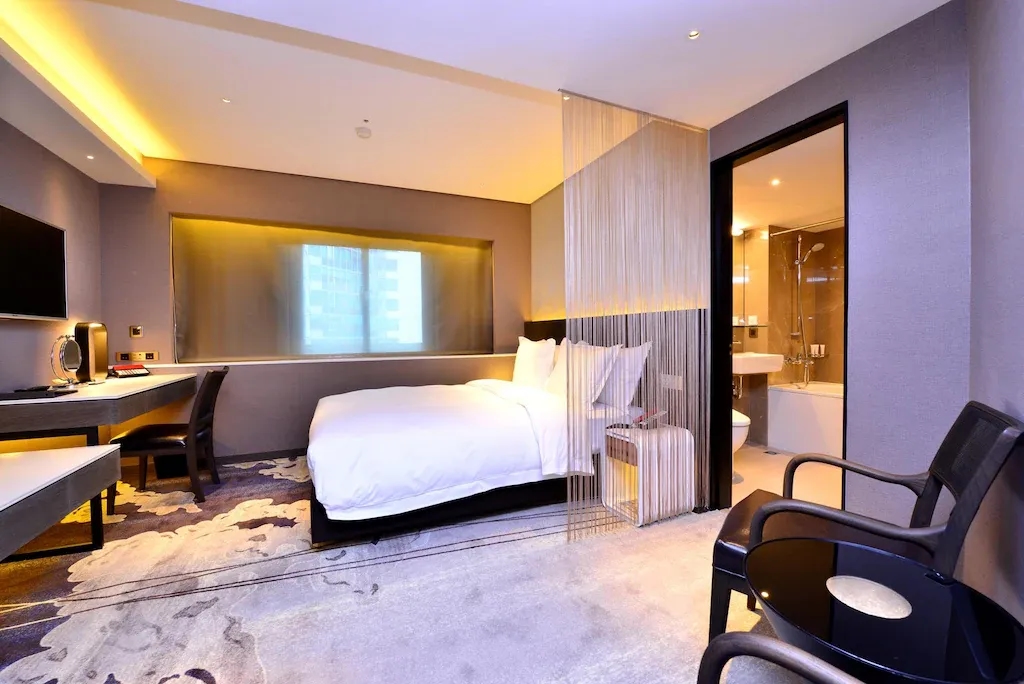 บราเธอร์ โฮเต็ล (Brother Hotel)4