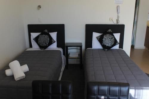 One-Bedroom Apartment with Hot Tub