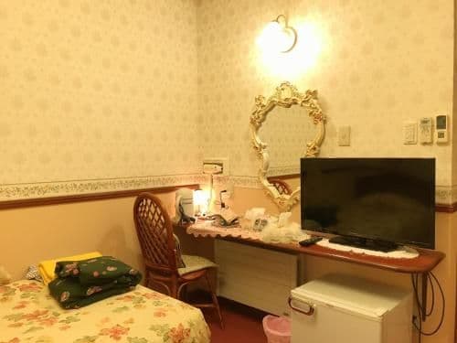 Twin Room with Private Bathroom - Non-Smoking