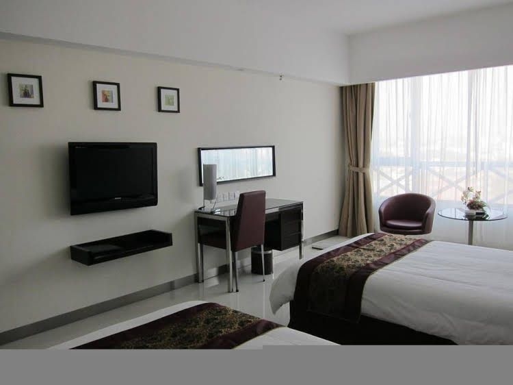 Clifford Hotel2