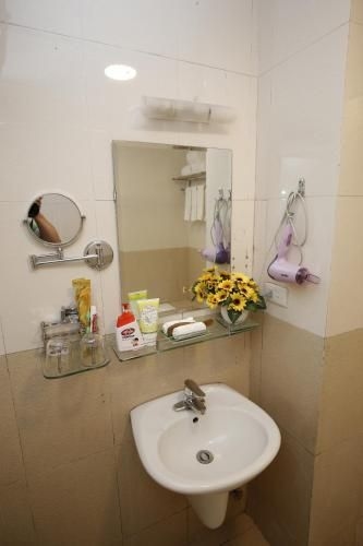 โรงแรมเอ25 46 เชาลอง (A25 Hotel 46 Chau Long)2