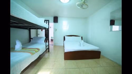 Basic Triple Room with Shared Bathroom