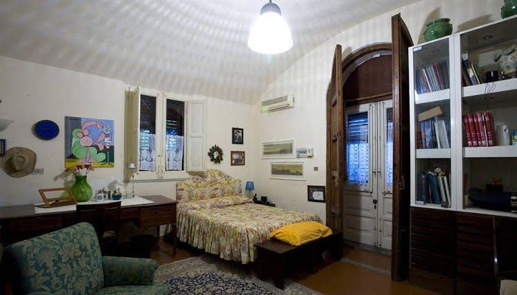 Cleopatra B&B4