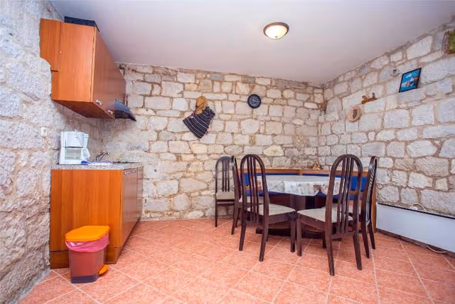 APARTMENT CAPACITY 4 TWO BEDROOMS