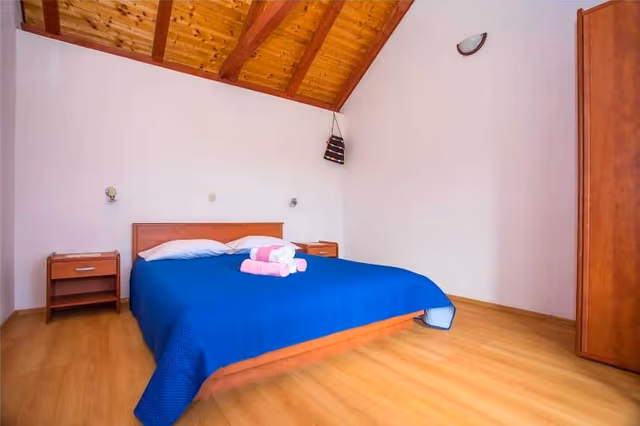 APARTMENT CAPACITY 4 TWO BEDROOMS