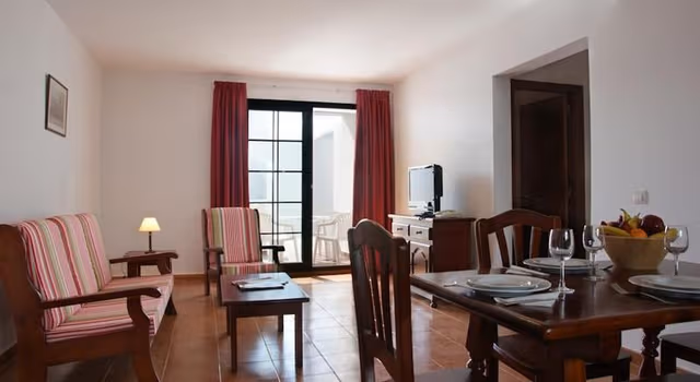 APARTMENT CAPACITY 5 TWO BEDROOMS