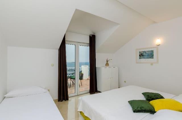 APARTMENT SEA VIEW WITH BALCONY