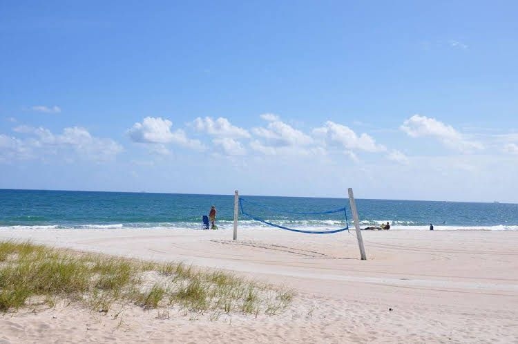 Coral Tides Resort & Beach Club4