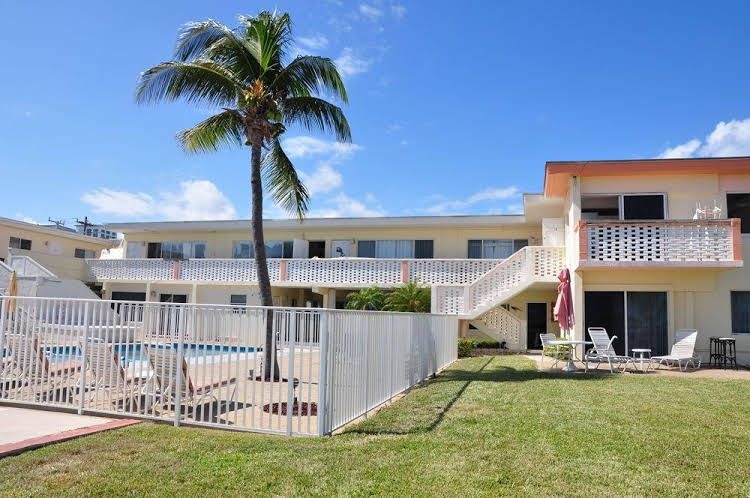 Coral Tides Resort & Beach Club0