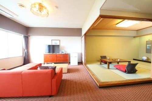 Deluxe Room with Tatami Area and Living Area - Non-Smoking