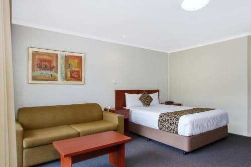 Deluxe Queen Room