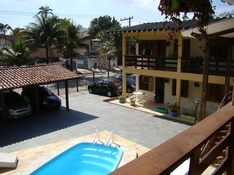 Aquarius Chales0