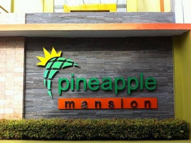 Pineapple Mansion Solo Mitra RedDoorz near RS JIH Solo Pineapple Mansion Solo Mitra RedDoorz near RS JIH Solo