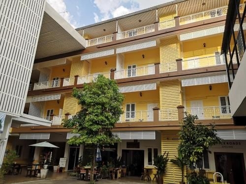 โรงแรมศรีกรุงเทพ (Sri Krungthep Hotel)0