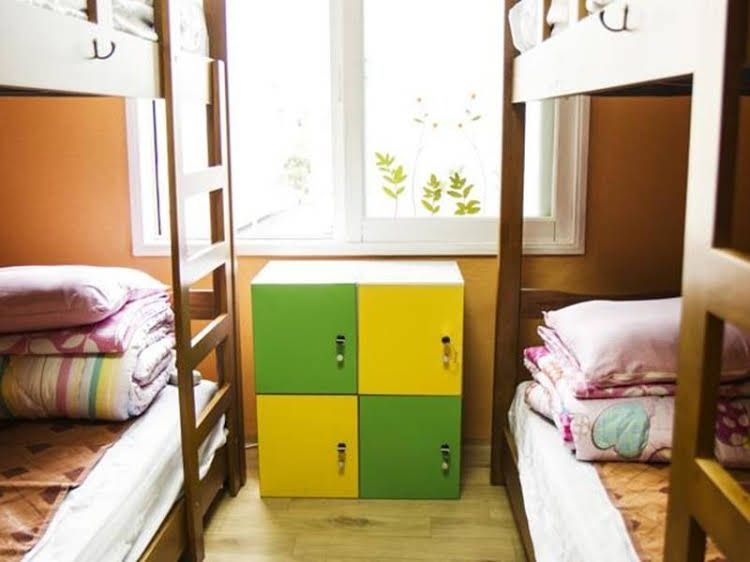 Yellow Guesthouse1