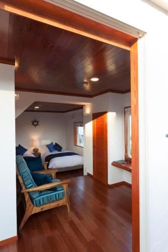 Twin Room with Private Bathroom