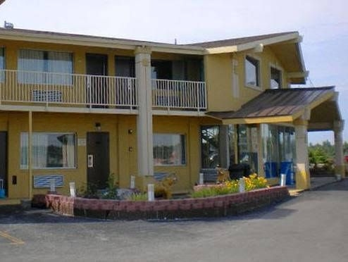 Big Spring Inn Madisonville0