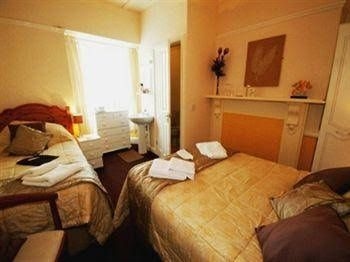 Malvern Guest House0