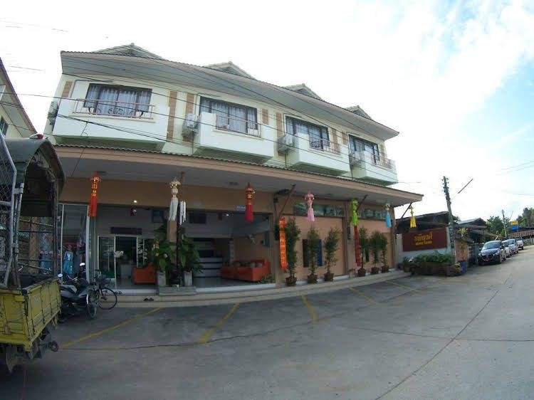 โรงแรมนอนน่าน (Nornnan Hotel)0
