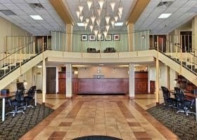Clarion Hotel Campus Area Eau Claire1