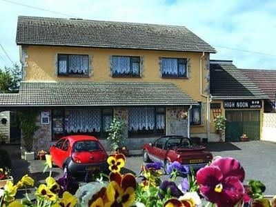 High Noon Guest House4