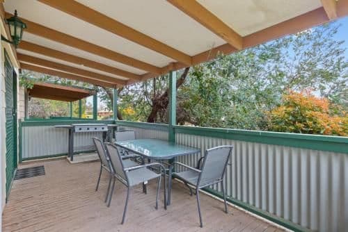 Two-Bedroom Cottage with Spa Bath