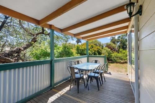 Two-Bedroom Cottage with Spa Bath