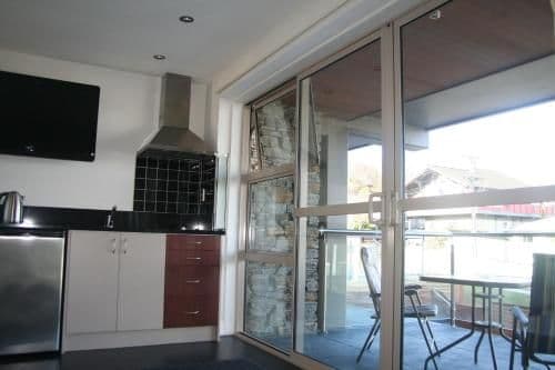 One-Bedroom Apartment with Mountain View (4 Adults)