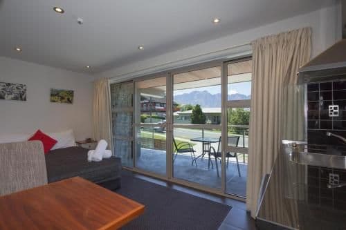 One-Bedroom Apartment with Mountain View (4 Adults)