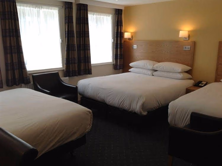 Regency Hotel Parkside2