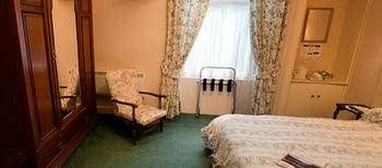 Leven House0