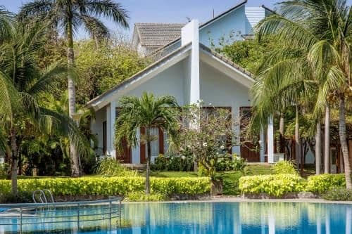 Deluxe Bungalow with Pool View